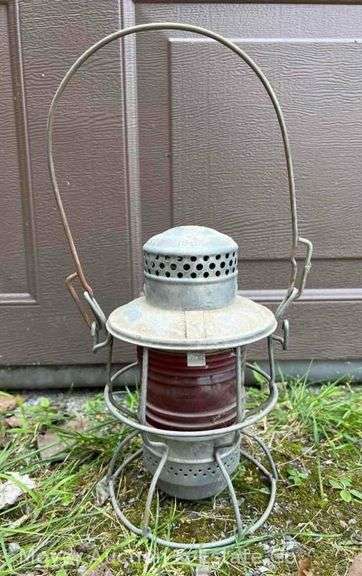 Pennsylvania Railroad Lantern, Unmarked Red Globe, 9.5"h image