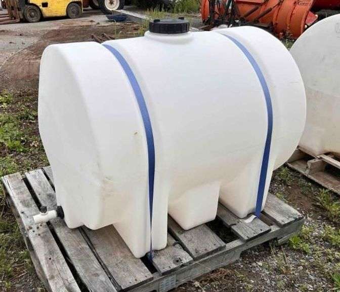 125-Gallon Horiz. Poly Tank, Strapped to Pallet, with Valve image