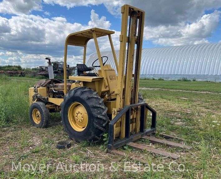 Massey Ferguson MF40-G All-Terrain Forklift, Gas Engine, Starts/Runs image