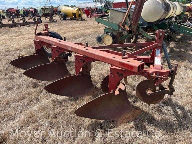 International 440 4 Bottom Plow, 3pt. Hitch image