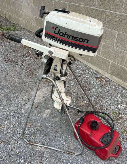 1988 Johnson 4.0hp 2 Stroke Outboard Motor, with 3gal. Plastic Gas Tank, Model #J4RCCS, Turns Over
