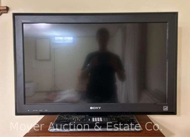 Sony 32" Television, 37" Frame, with Remote, Model KDL-32L5000 image