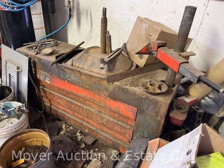 FMC Tire Machine, Operating Condition Unknown image