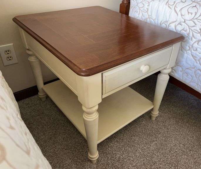 Hammary Single Drawer Nightstand, 22"x27"x21"h image