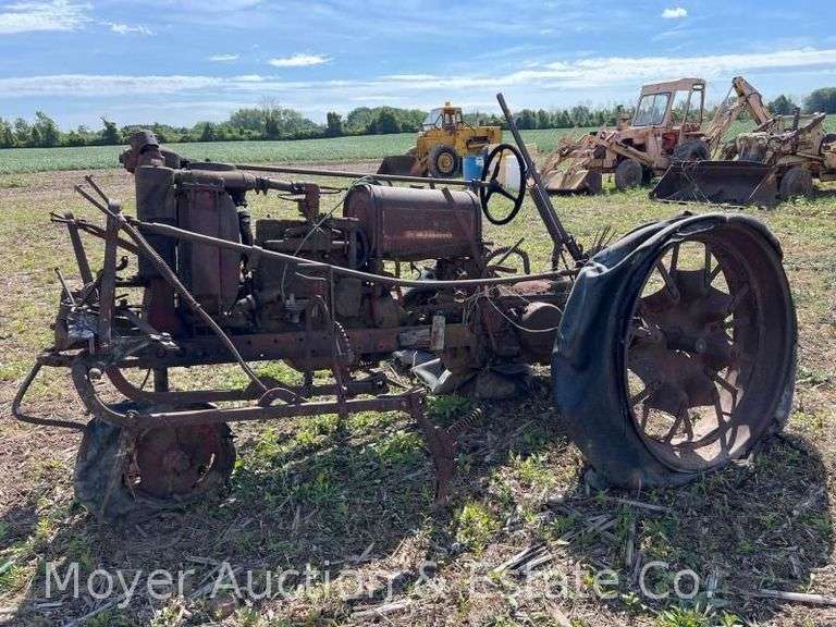 Antique Tractor, for Parts image