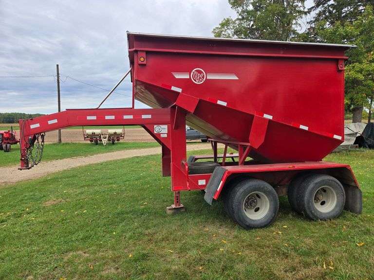 DK 350 bu. goose neck grain trailer image