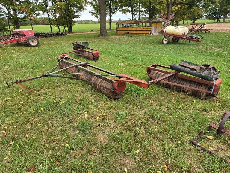 Brillion 18’ cultipacker w/pups image