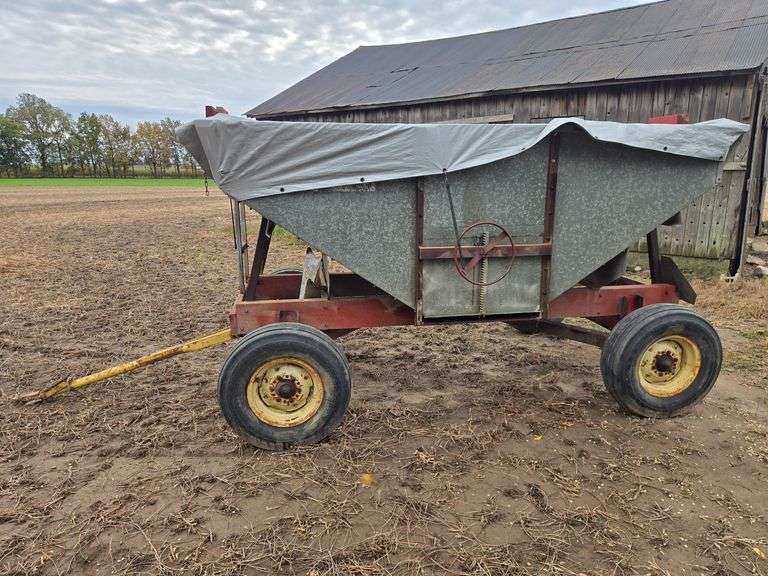 American Standard galvanized 120 bu. gravity box image