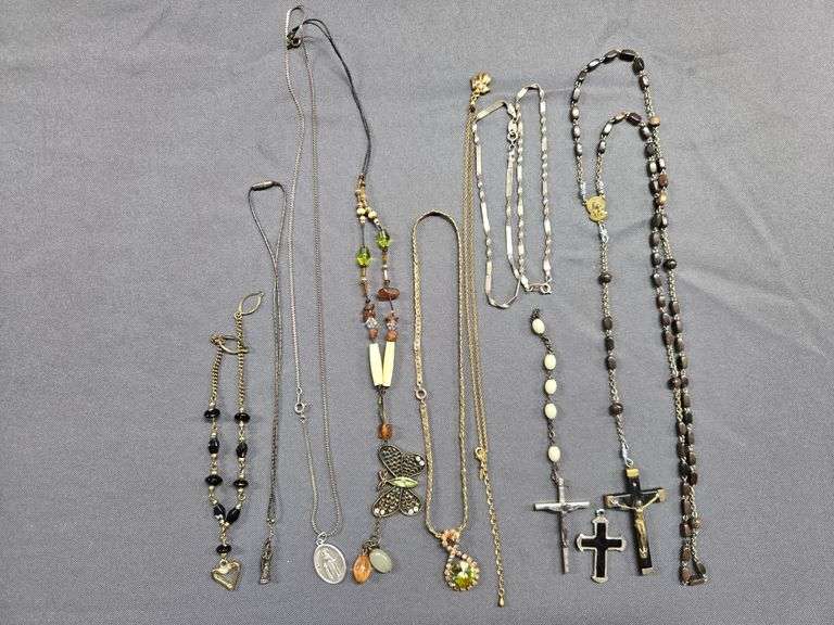 10 Vintage Ladies’ Necklaces image