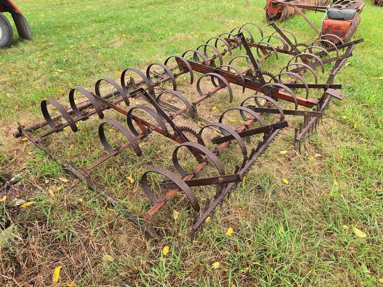 IHC Mod. 401 pull drag w/spike float image