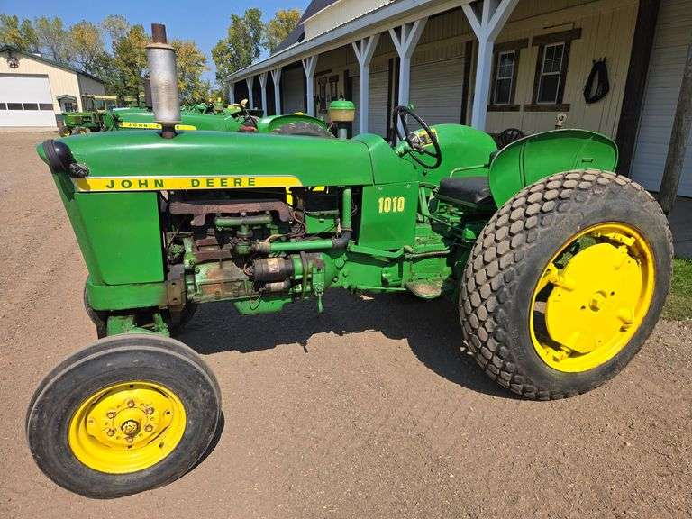 1961 John Deere Mod. 1010RU gas image
