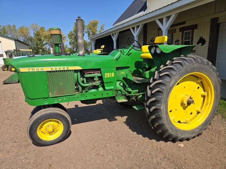 1968 John Deere Mod. 2510 gas image