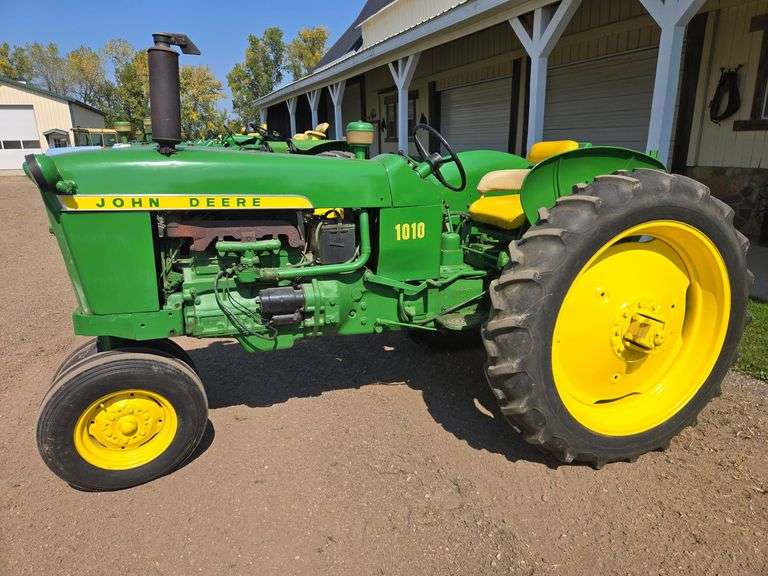 1963 John Deere Mod. 1010R gas image