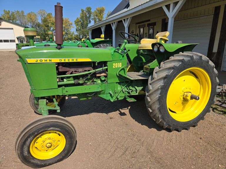 1963 John Deere Mod. 2010 gas image