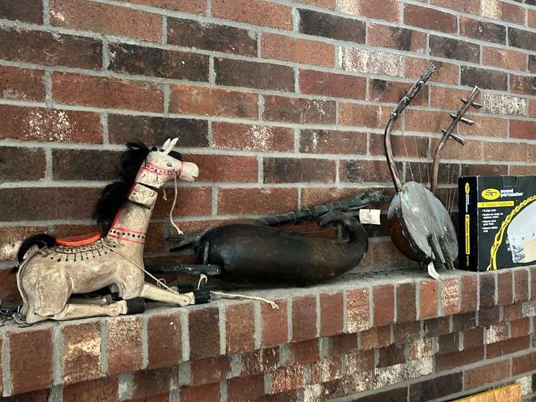 Assorted Decor and Artwork image