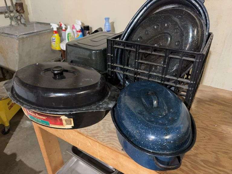 Assorted Roasting Pans image