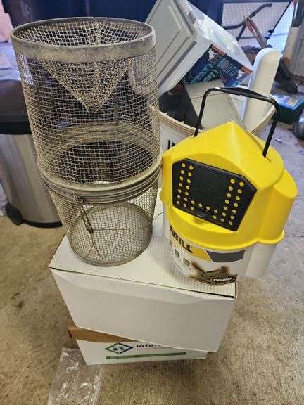 Minnow Bucket and Live Bait Trap image