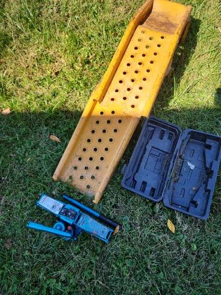 Set of Car Ramps and Mack Scissor Jack image