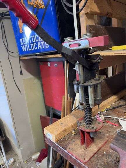 Reloading Press image