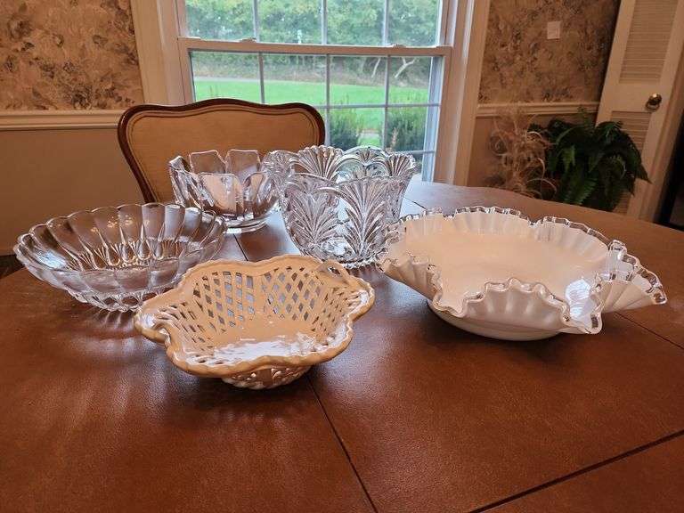 Glassware Serving Bowls image