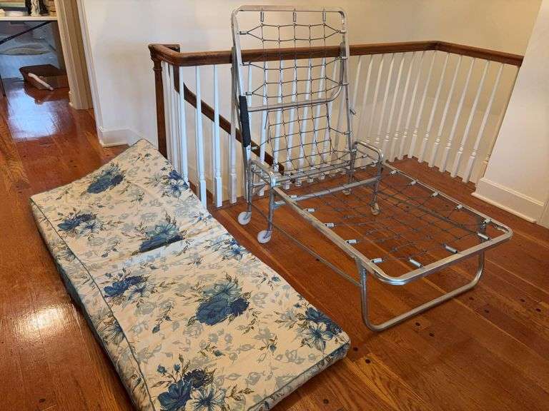 Aluminum Folding Bed Frame and Pad image