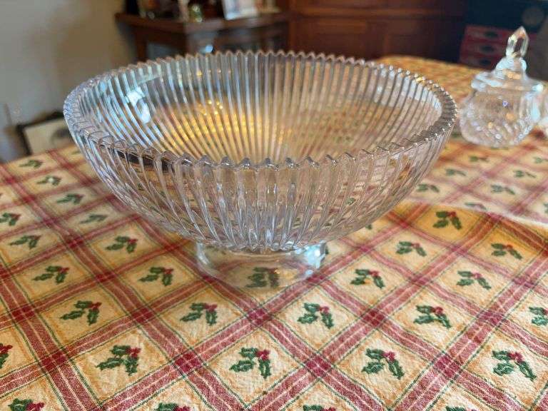 Ridged Glass Fruit Bowl - 10”D image