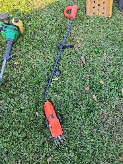 Black & Decker Battery Powered Clippers image