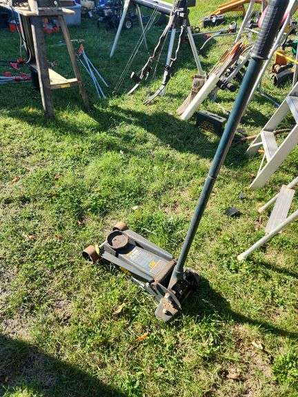 MVP SuperLift 3 Ton Floor Jack image