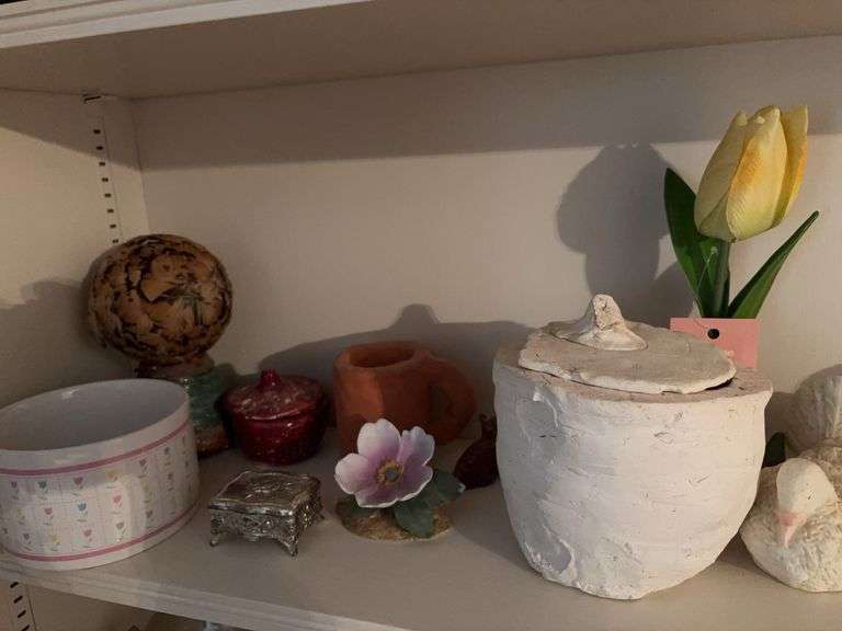 Large Assortment of Home Decor image