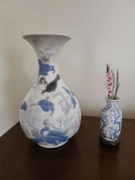 2 Lladro Vases 10" & 7" image