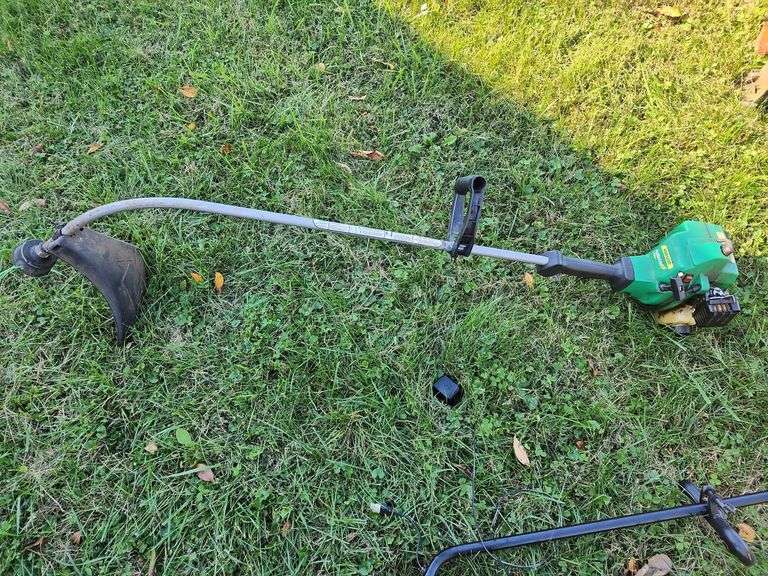 Weed Eater FeatherLite Plus Gas Powered String Trimmer image