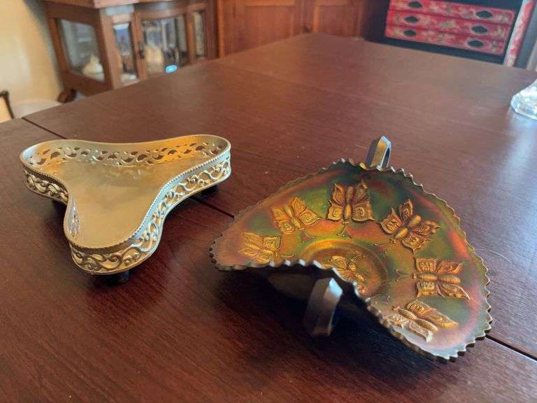 Plate Stand and Butterfly Basket image