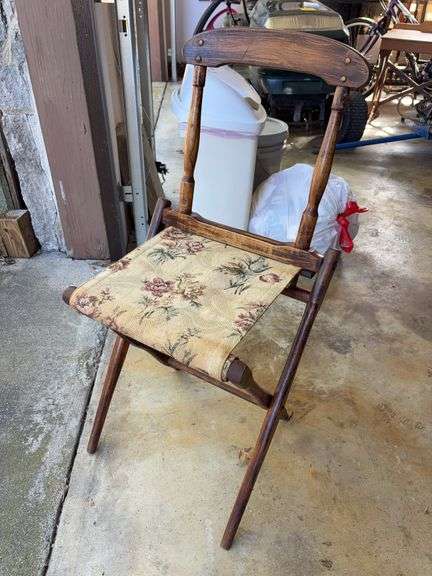 Small Folding Chair image