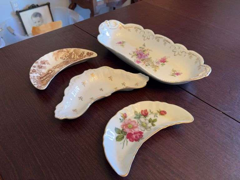 3 Bone Dishes and Serving Tray image