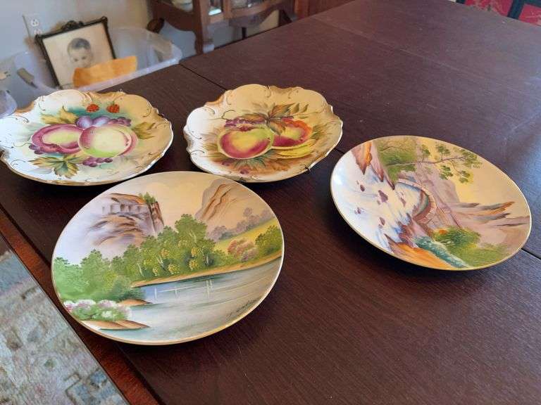 4 Decorative Wall Plates Hand Painted in Japan image