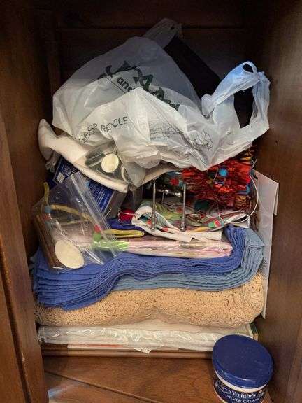 Contents of 2 Drawers - Assorted Linens and Party Supplies image