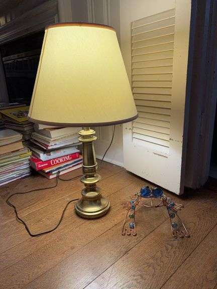 Table Lamp with Wire Frog image