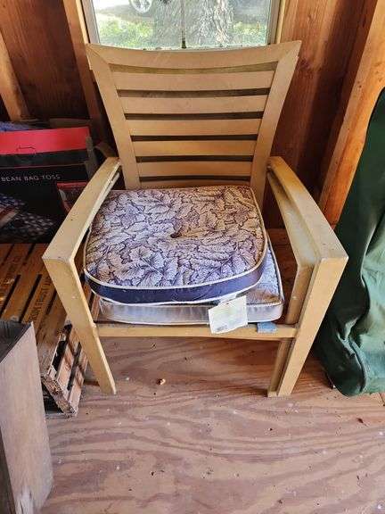 2 Metal Patio Chairs with Cushions image