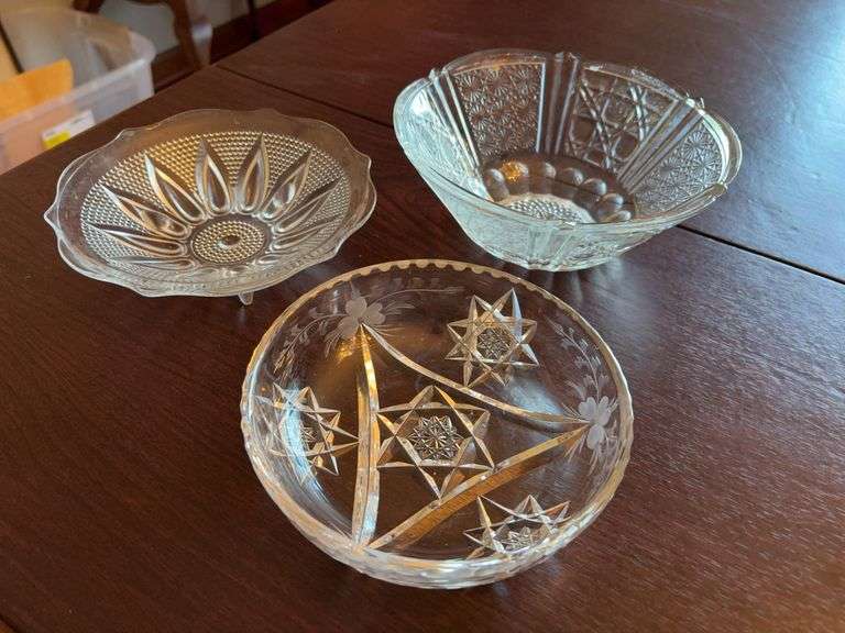 3 Glass Serving Bowls image