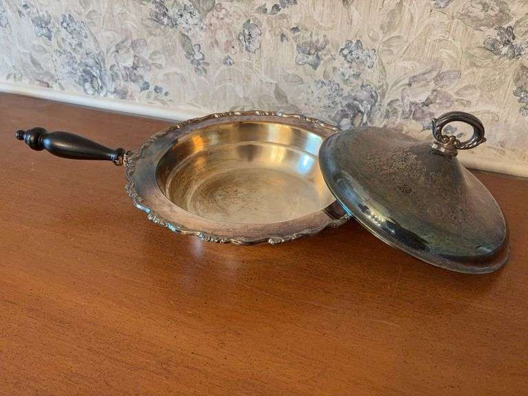 Oneida Serving Bowl with Wood Handle image