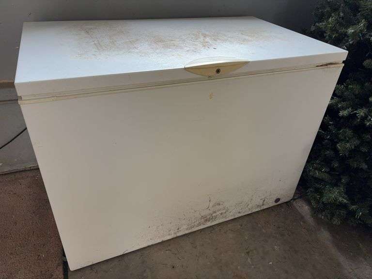 Frigidaire Chest Deep Freeze - 48”W x 27.5”D x 35”H image