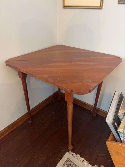 Gate Leg Corner Table - 29.5”sq x 30”H image