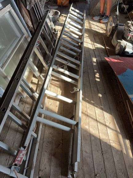 20’ Aluminum Extension Ladder image
