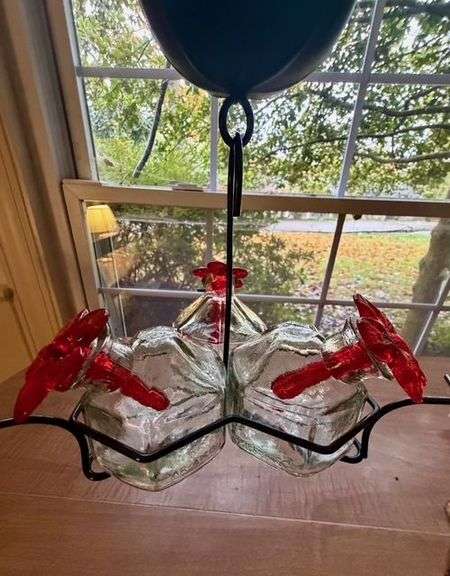 Pristine Bird Feeder image