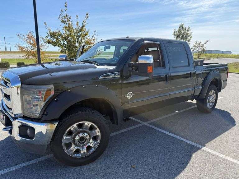 Ford F350 4x4, diesel, 2014, runs and drives, 254,000 miles image