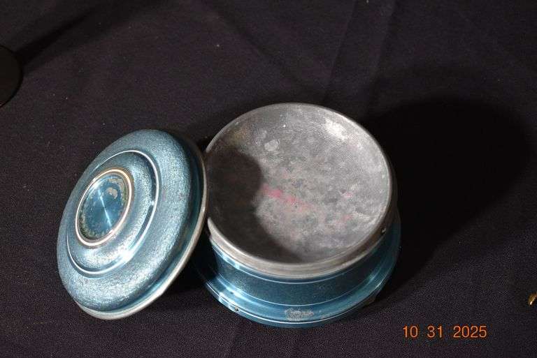 2 Musical Powder Holders image