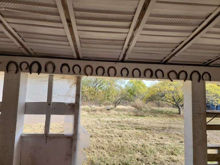 Assorted Horseshoes image