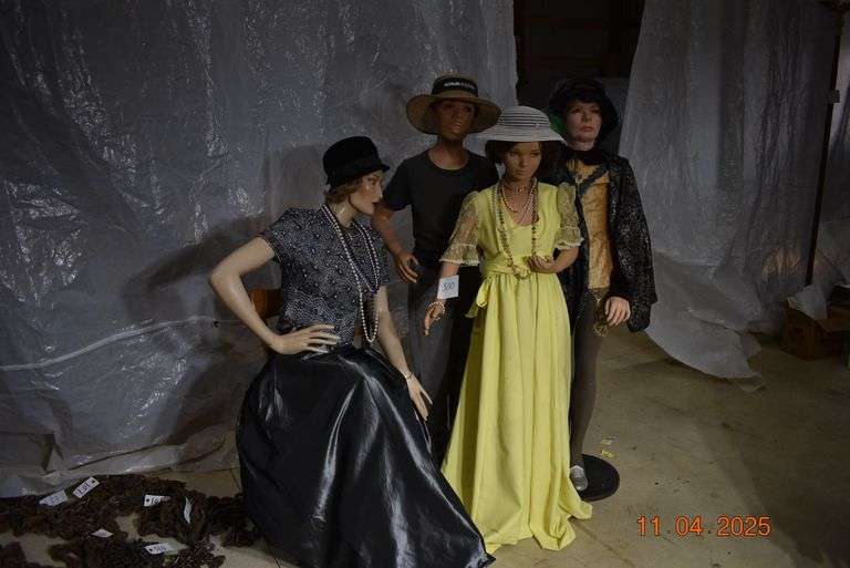 4 Store Mannequins-2 on stands image