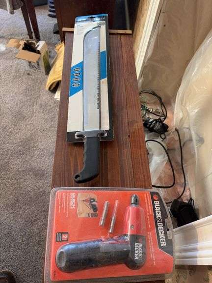 Machete and Electric Screwgun image