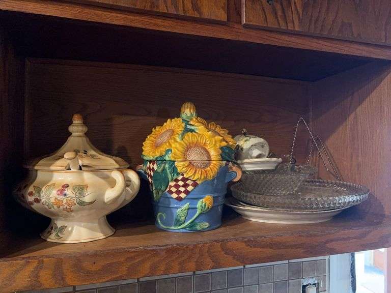 Assorted Glassware, Soup Dish, Misc image